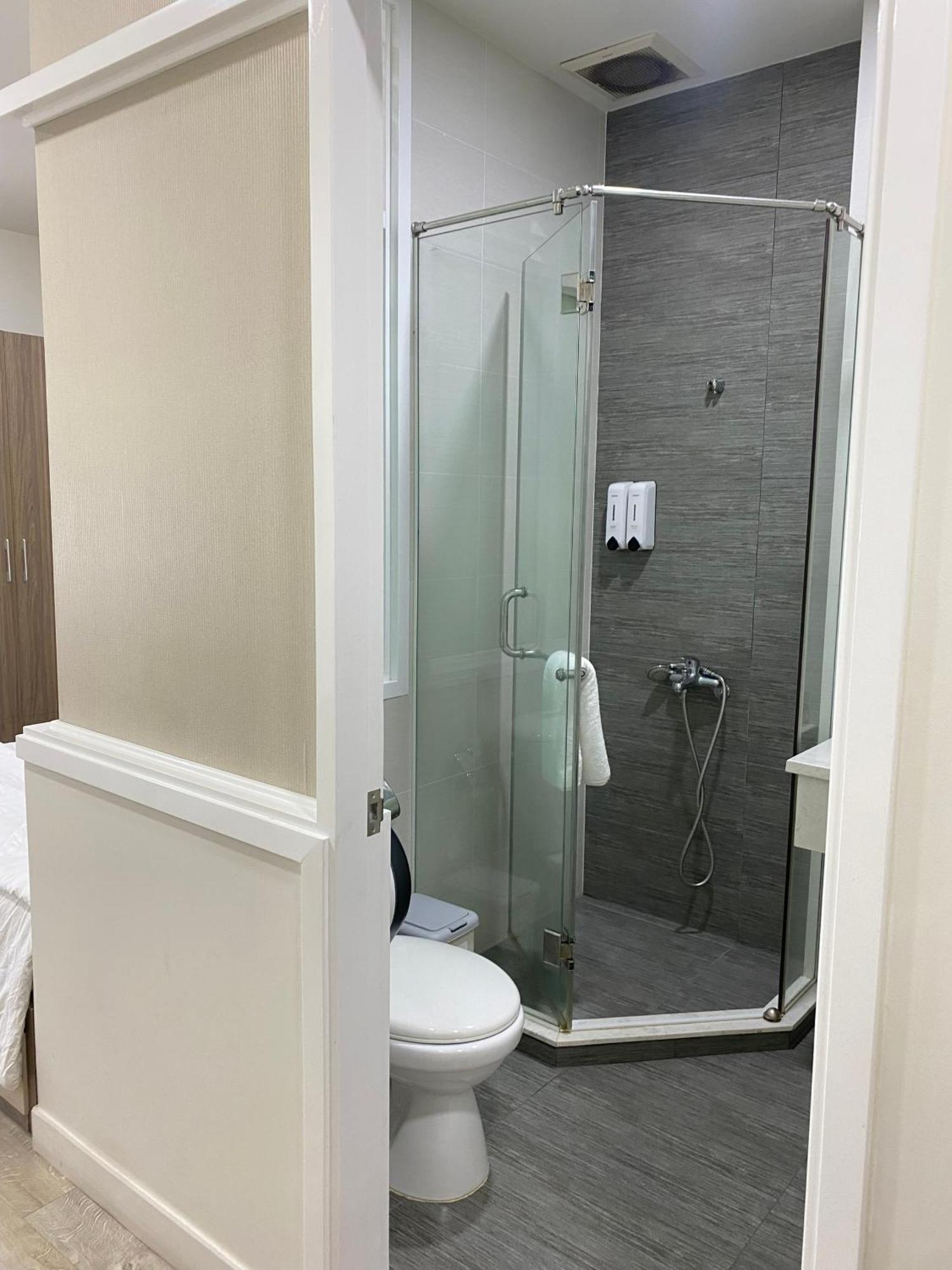 Hotel Greenriver Хошимин Екстериор снимка